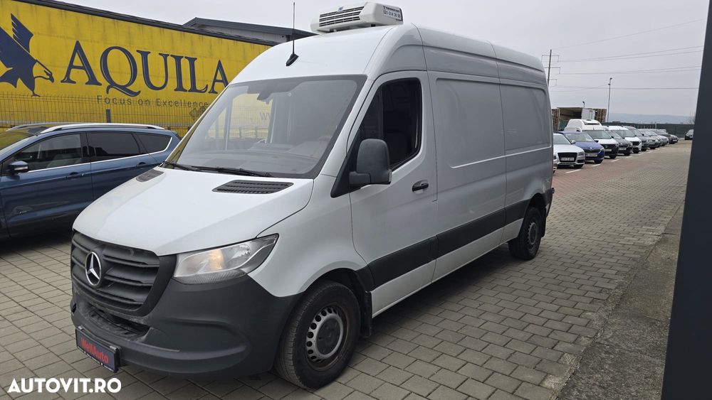 Mercedes-Benz Sprinter - 2