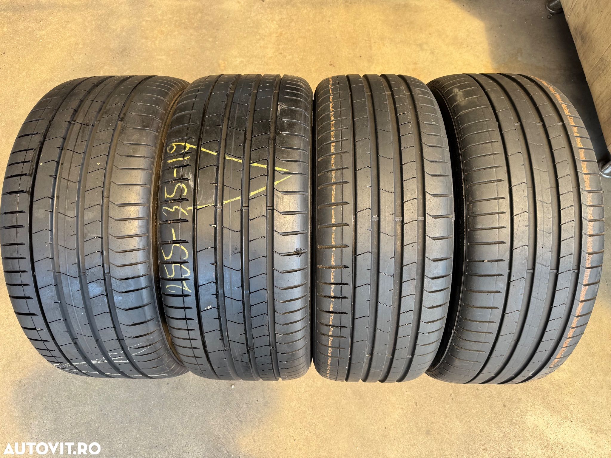Vând set anvelope 225/40/19-255/35/19 Pirelli de vară cu runflat aproape noi - 1