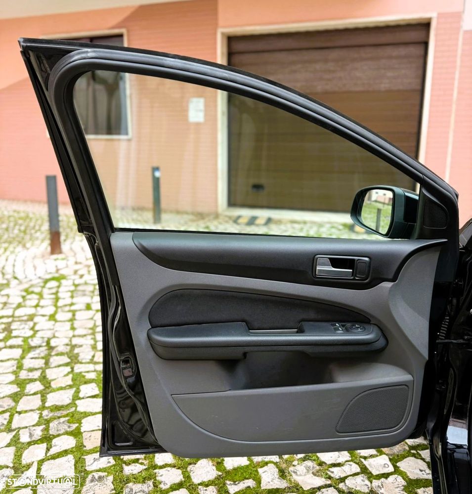 Ford Focus 1.6 TDCi ECOnetic - 8