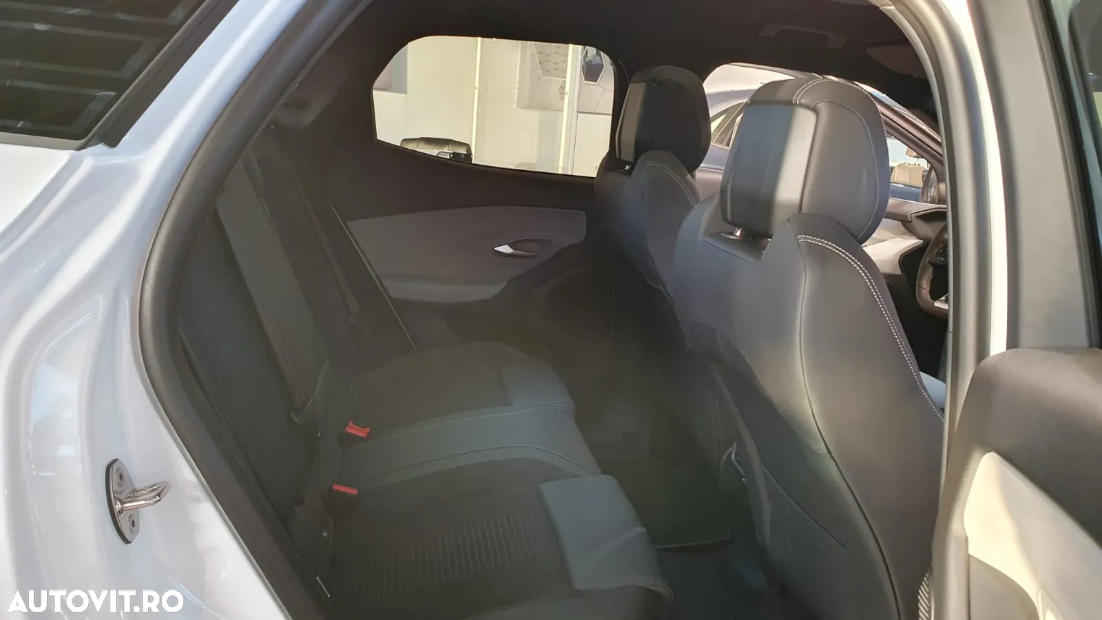 Ford Explorer RWD 77 kWh Extended Range Premium - 37
