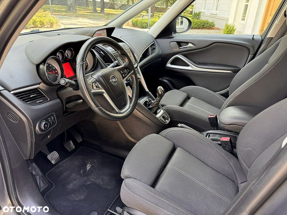 Opel Zafira - 10