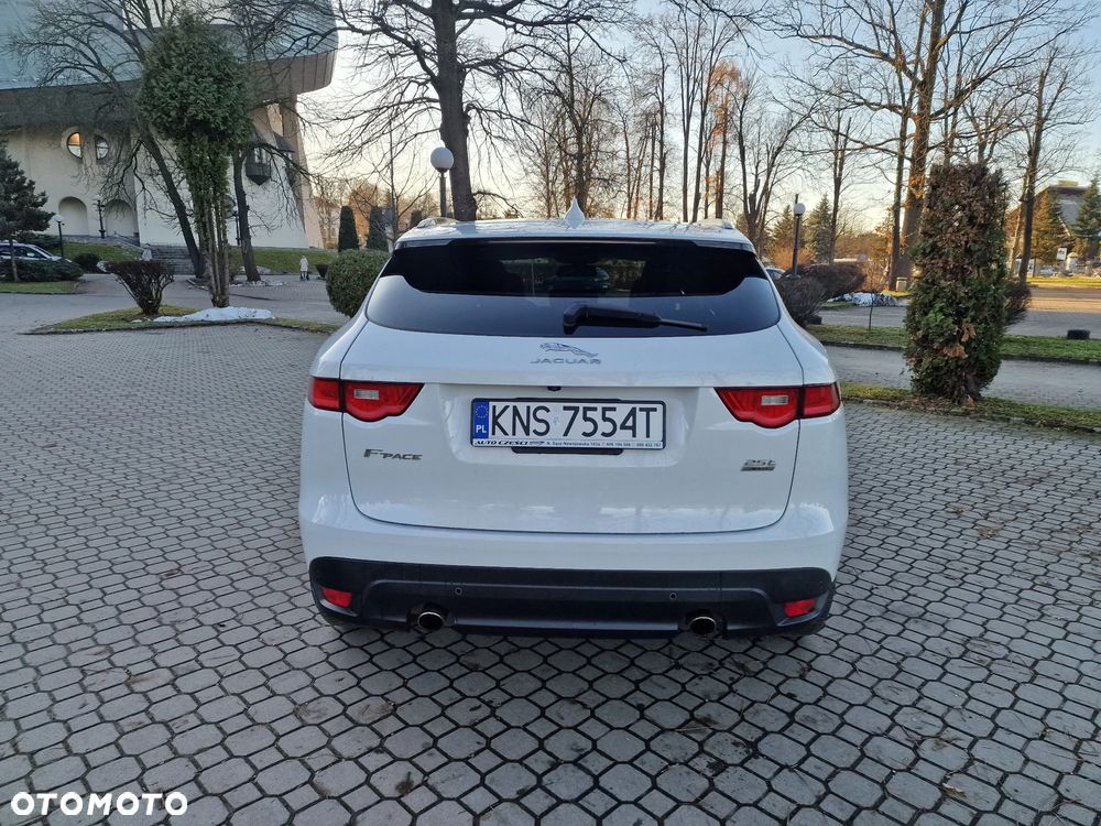 Jaguar F-Pace 2.0 i4P AWD Prestige - 11
