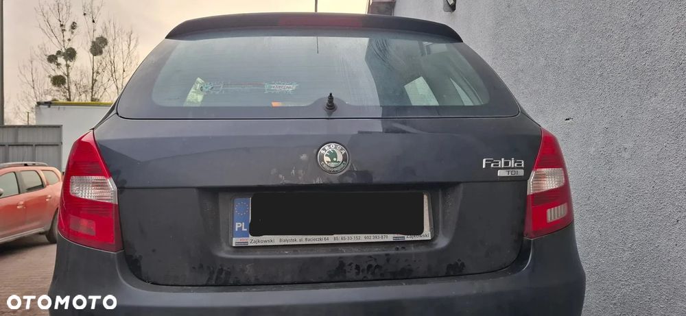 Zderzak tylny Skoda Fabia II - 2