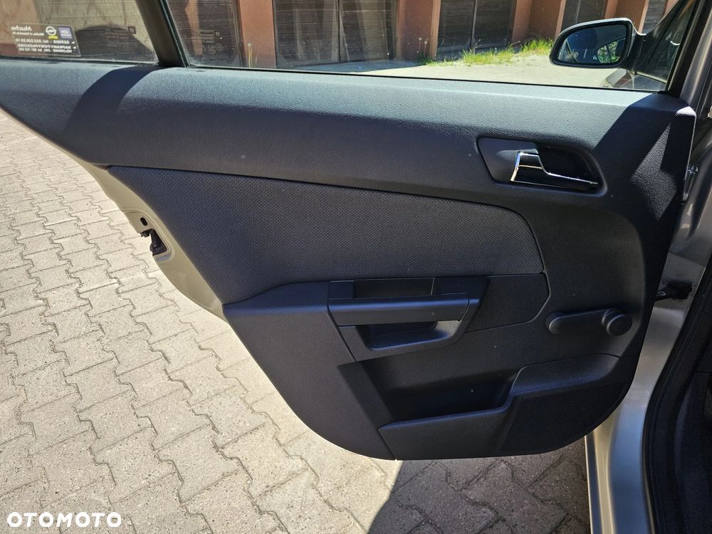 Opel Astra 1.6 Enjoy - 17