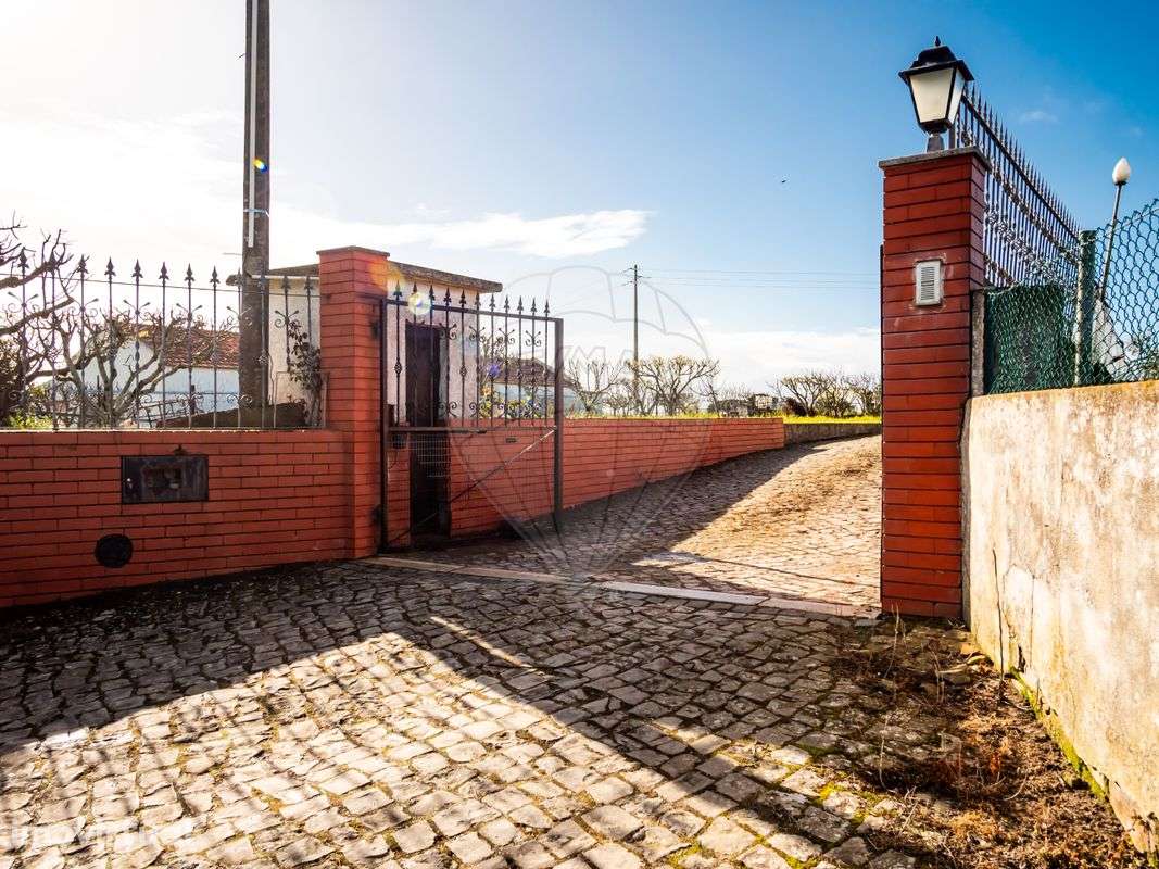 Moradia T6 para venda - Grande imagem: 2/23