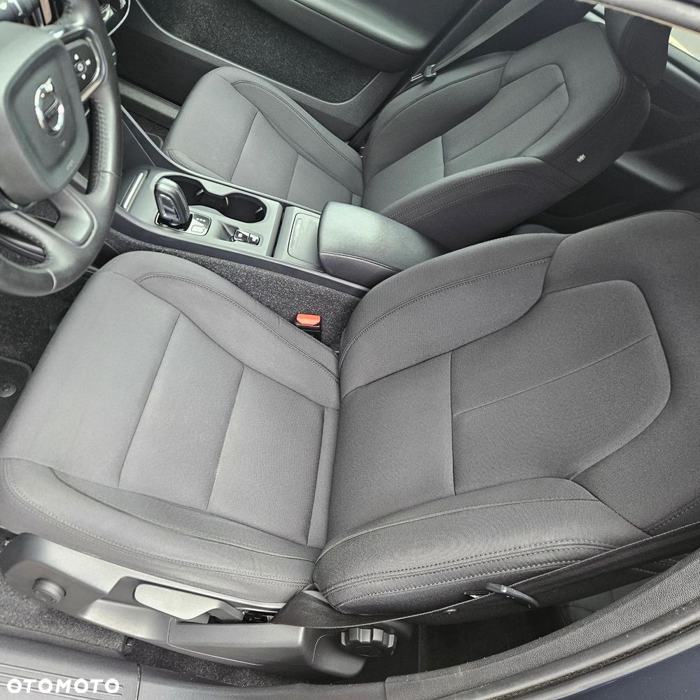 Volvo XC 40 B4 B AWD DKG Momentum Pro - 15