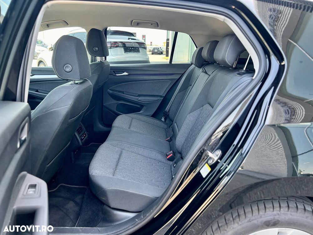 Volkswagen Golf - 33