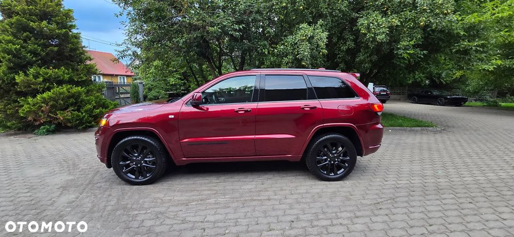 Jeep Grand Cherokee - 33