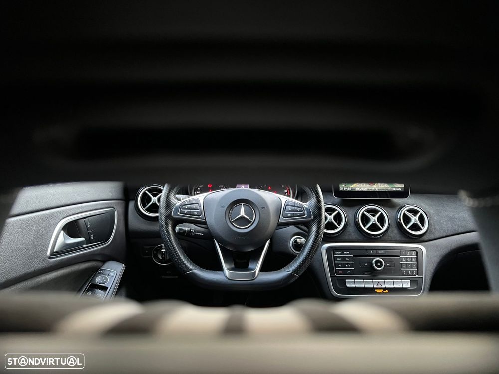 Mercedes-Benz CLA 180 d Shooting Brake AMG Line - 16