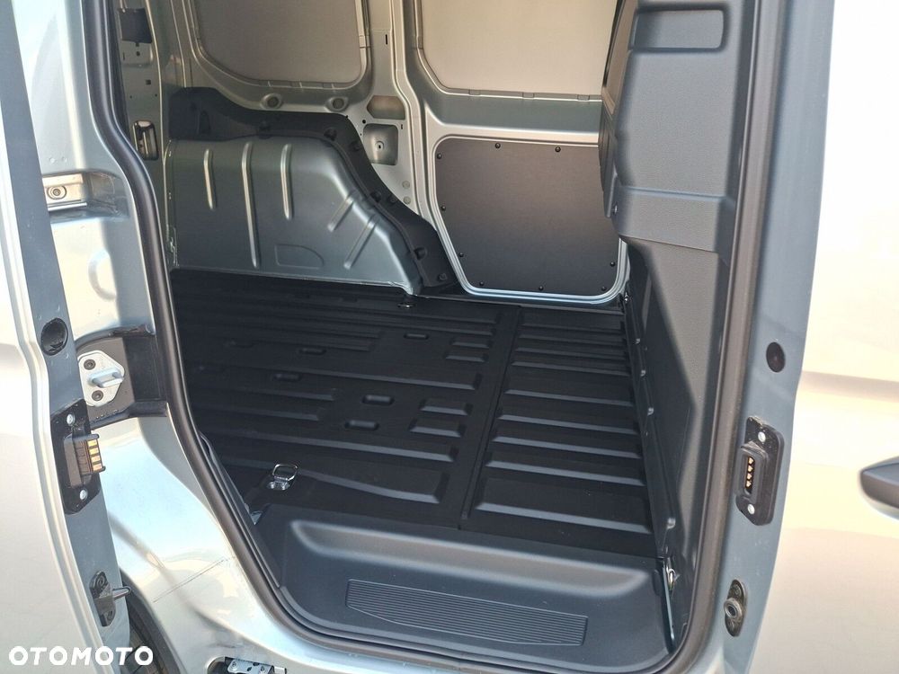 Volkswagen Caddy Cargo - 12