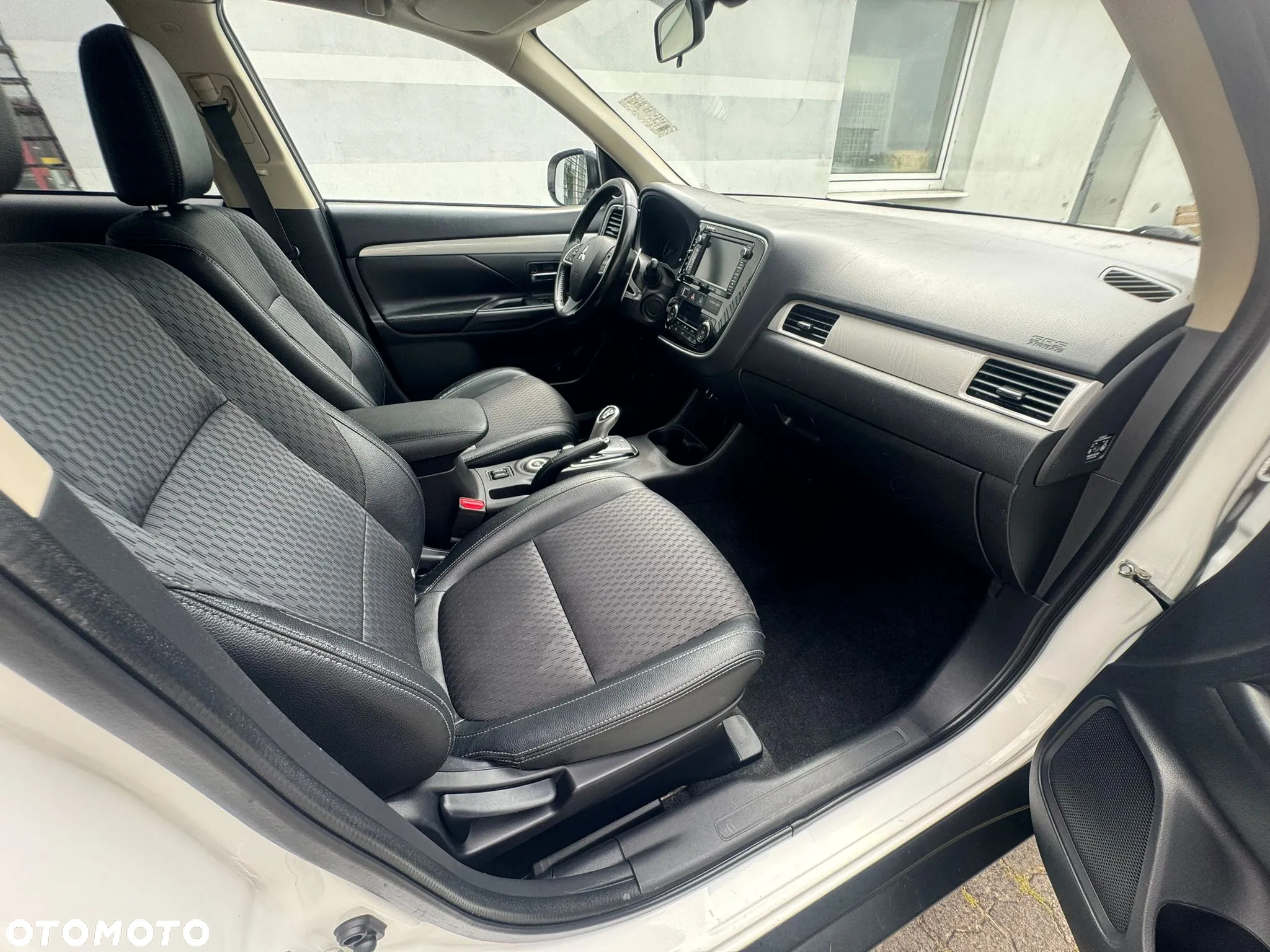Mitsubishi Outlander - 13