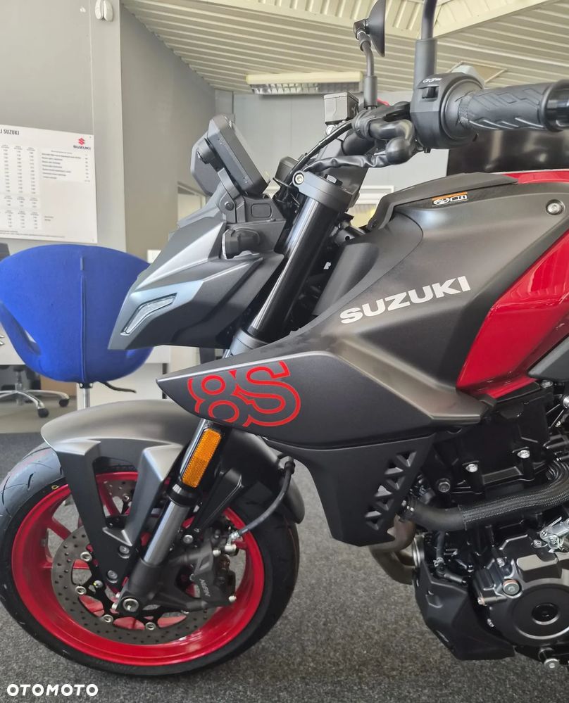 Suzuki GSX - 7