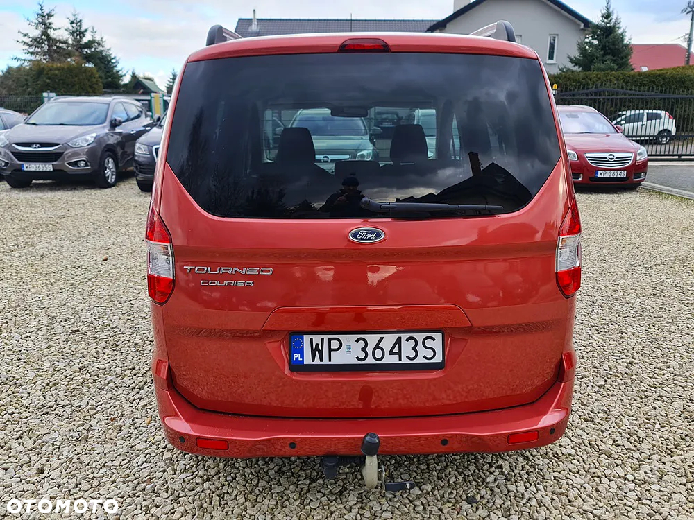 Ford Tourneo Courier 1.5 TDCi S&S Titanium - 9