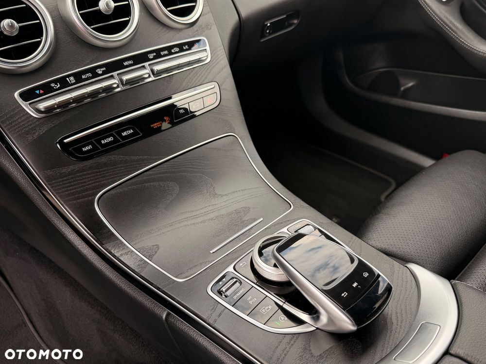 Mercedes-Benz Klasa C 220 d 4MATIC 9G-TRONIC - 28