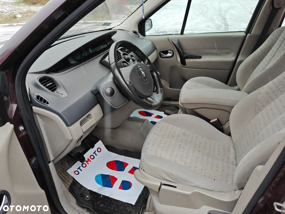 Renault Scenic 1.6 16V Confort Privilege - 10