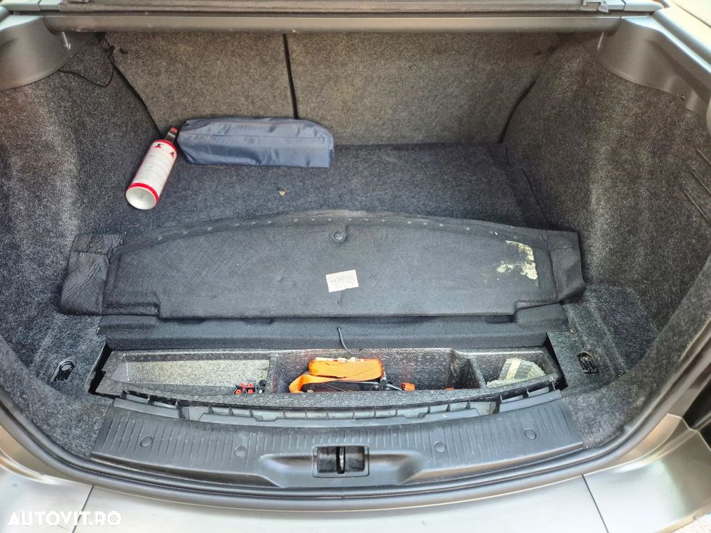 Renault Megane II Sedan 1.6 Influence - 11