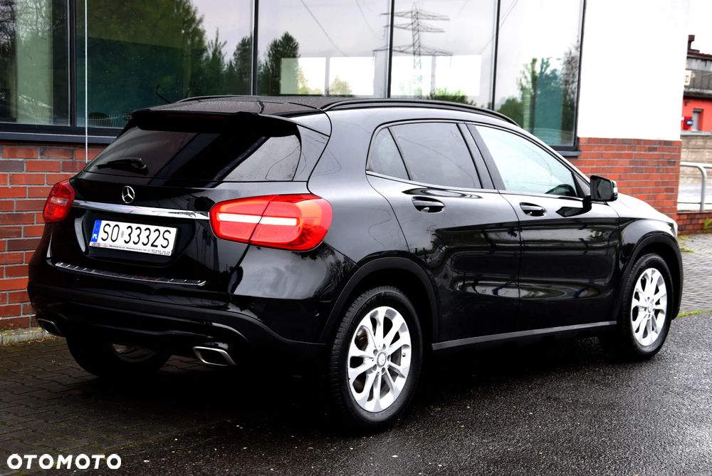 Mercedes-Benz GLA 180 - 12