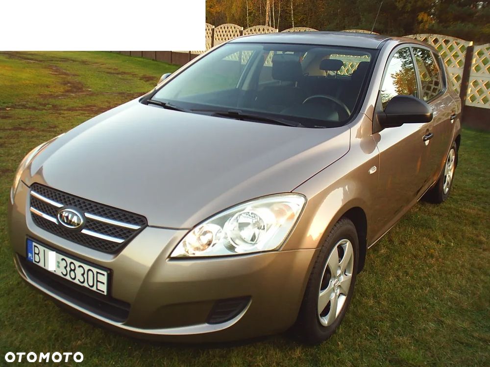 Kia Ceed - 14