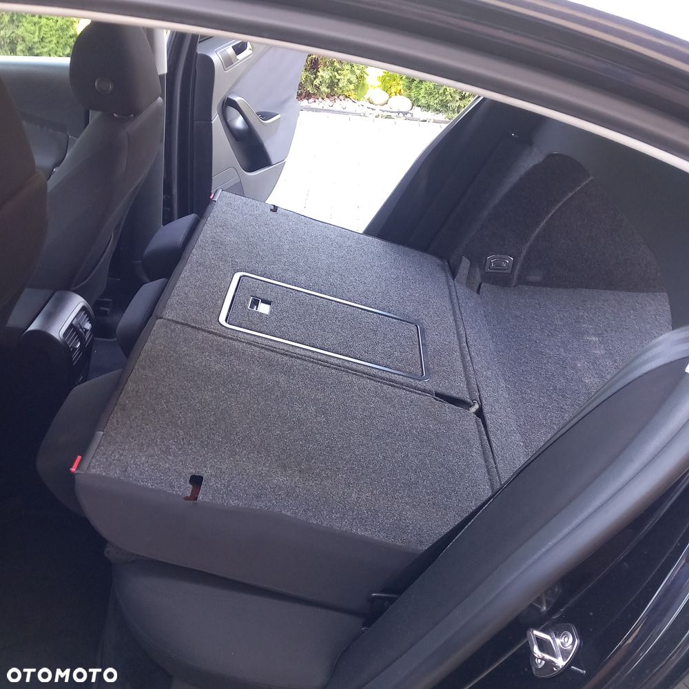 Volkswagen Passat 1.8 TSI R-Line Edition Plus - 22