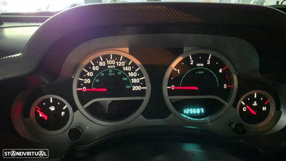 Jeep Wrangler 2.8 CRD ATX Sport - 39