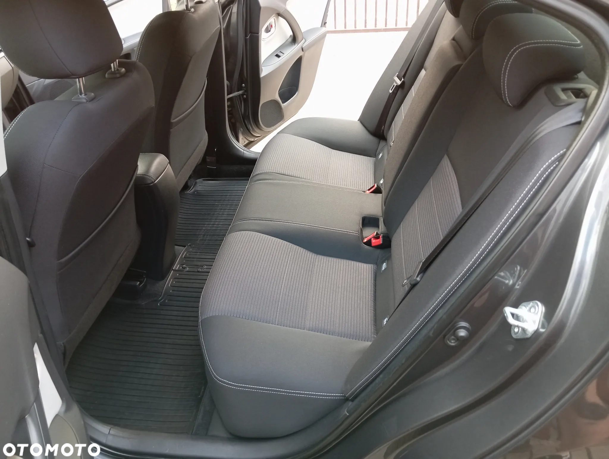 Toyota Avensis 1.8 Prestige - 34