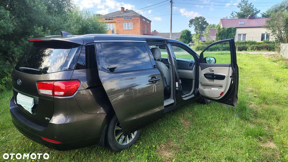 Kia Sedona 3.8 V6 LX - 28