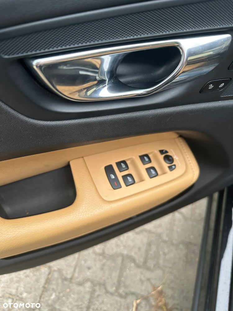 Volvo XC 60 D5 AWD Geartronic Inscription - 6