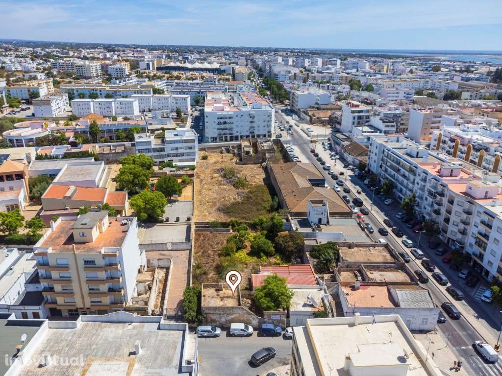 Terreno com Casa em ruínas no Centro de Olhão - Grande imagem: 4/60