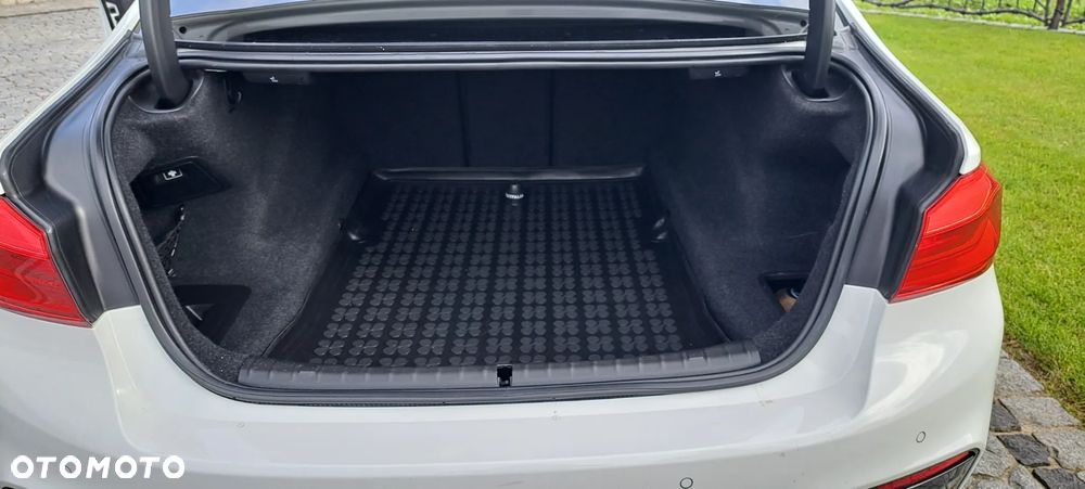 BMW Seria 5 530d xDrive M Sport sport - 17