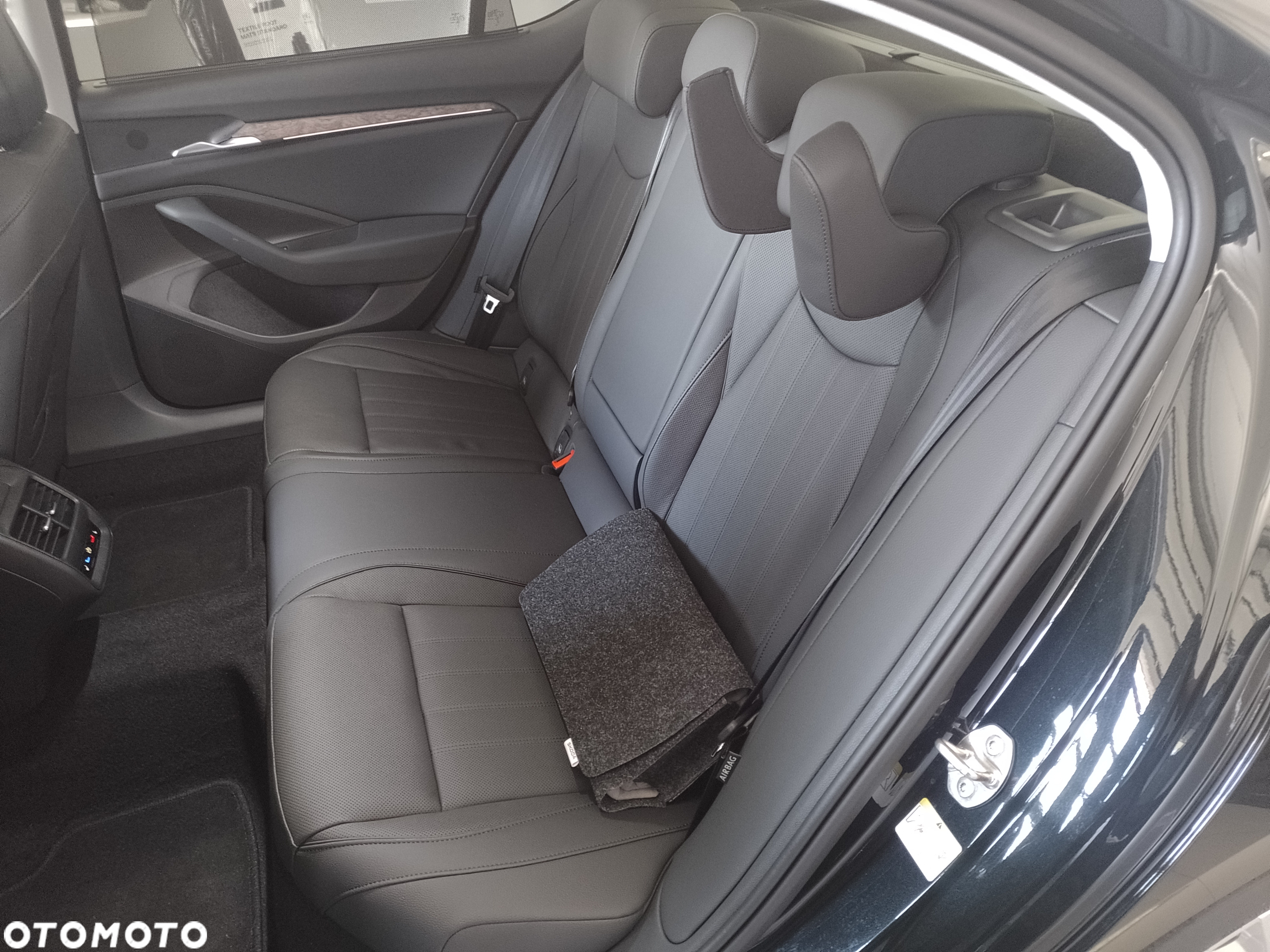 Skoda Superb 2.0 TSI L&K DSG - 30