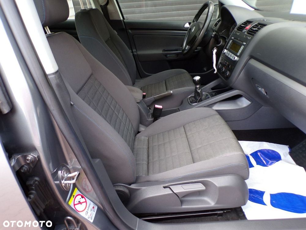 Volkswagen Golf - 26