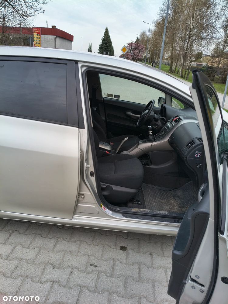 Toyota Auris 1.4 D-4D Terra - 11