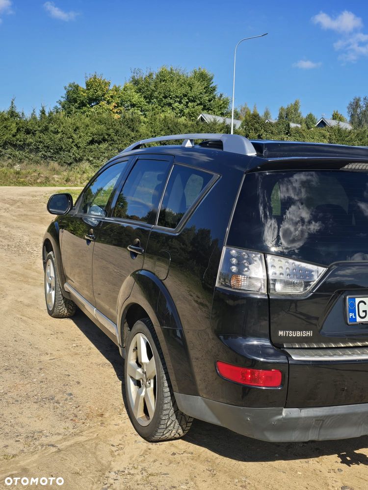 Mitsubishi Outlander - 8
