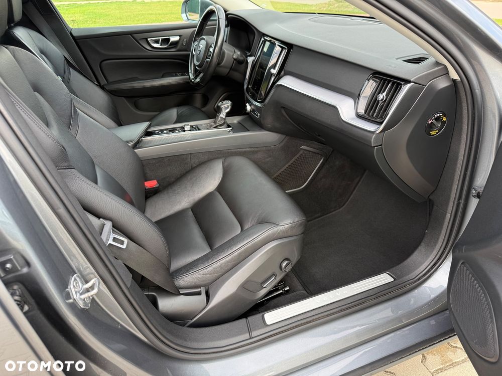Volvo V60 D3 Momentum Pro - 11
