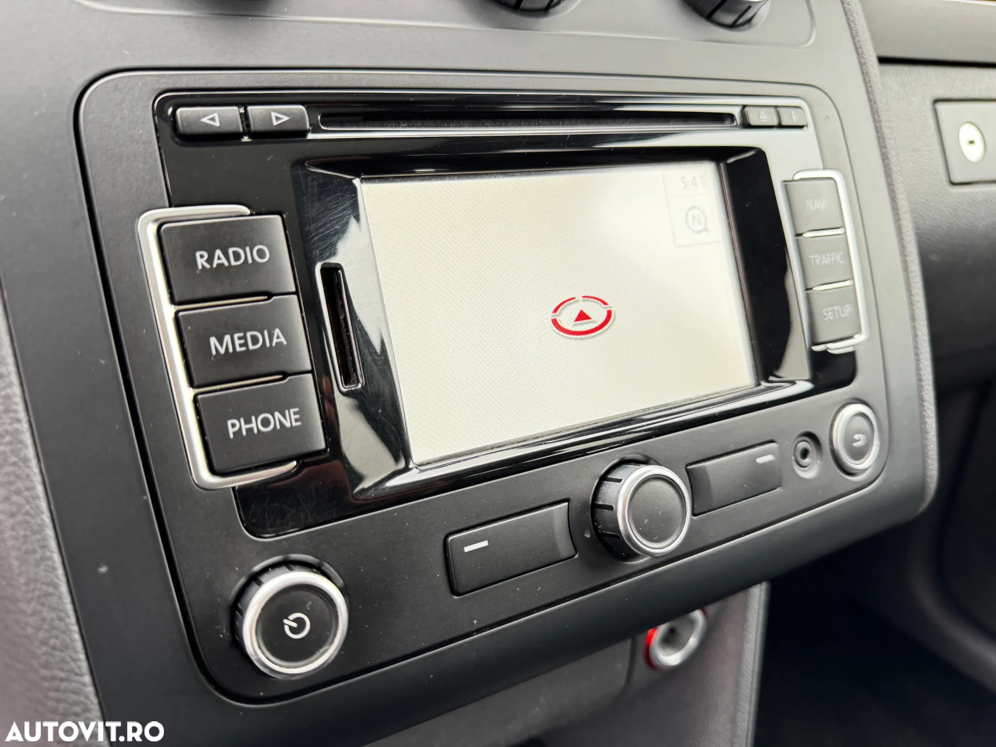 Volkswagen Touran 2.0 TDI DPF BlueMotion Technology MATCH - 32