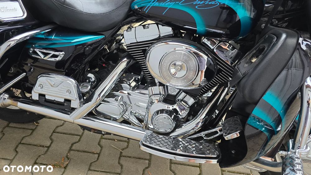 Harley-Davidson FLHTCU Ultra - 19