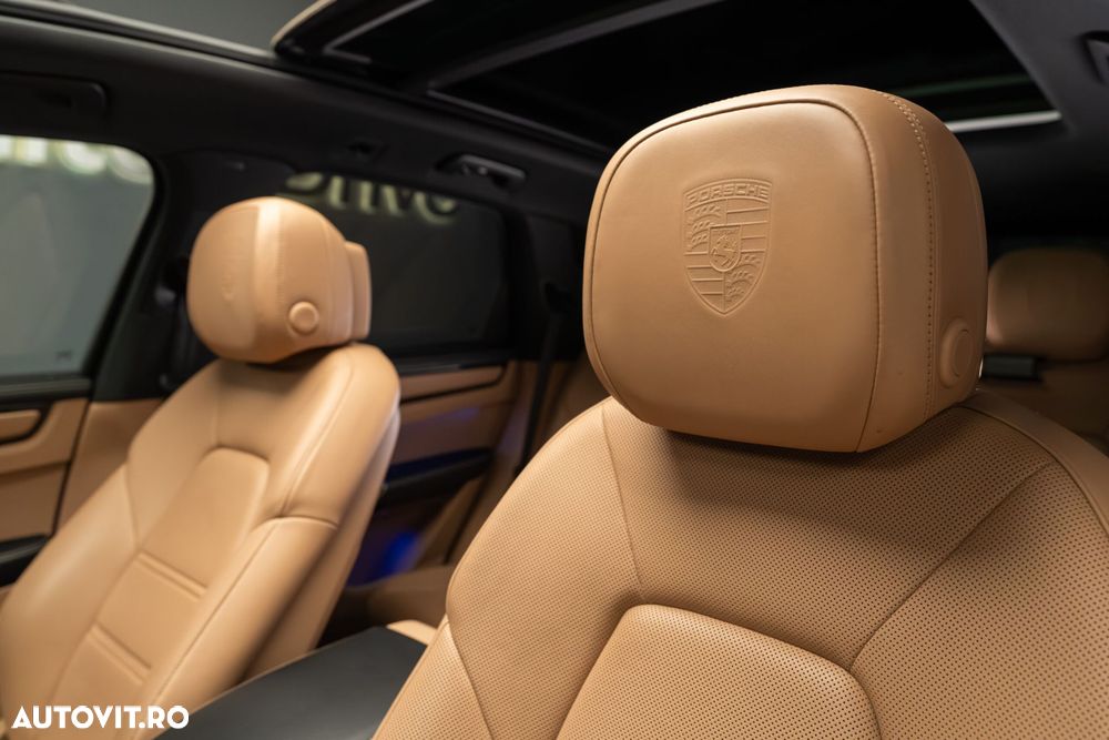 Porsche Cayenne - 28