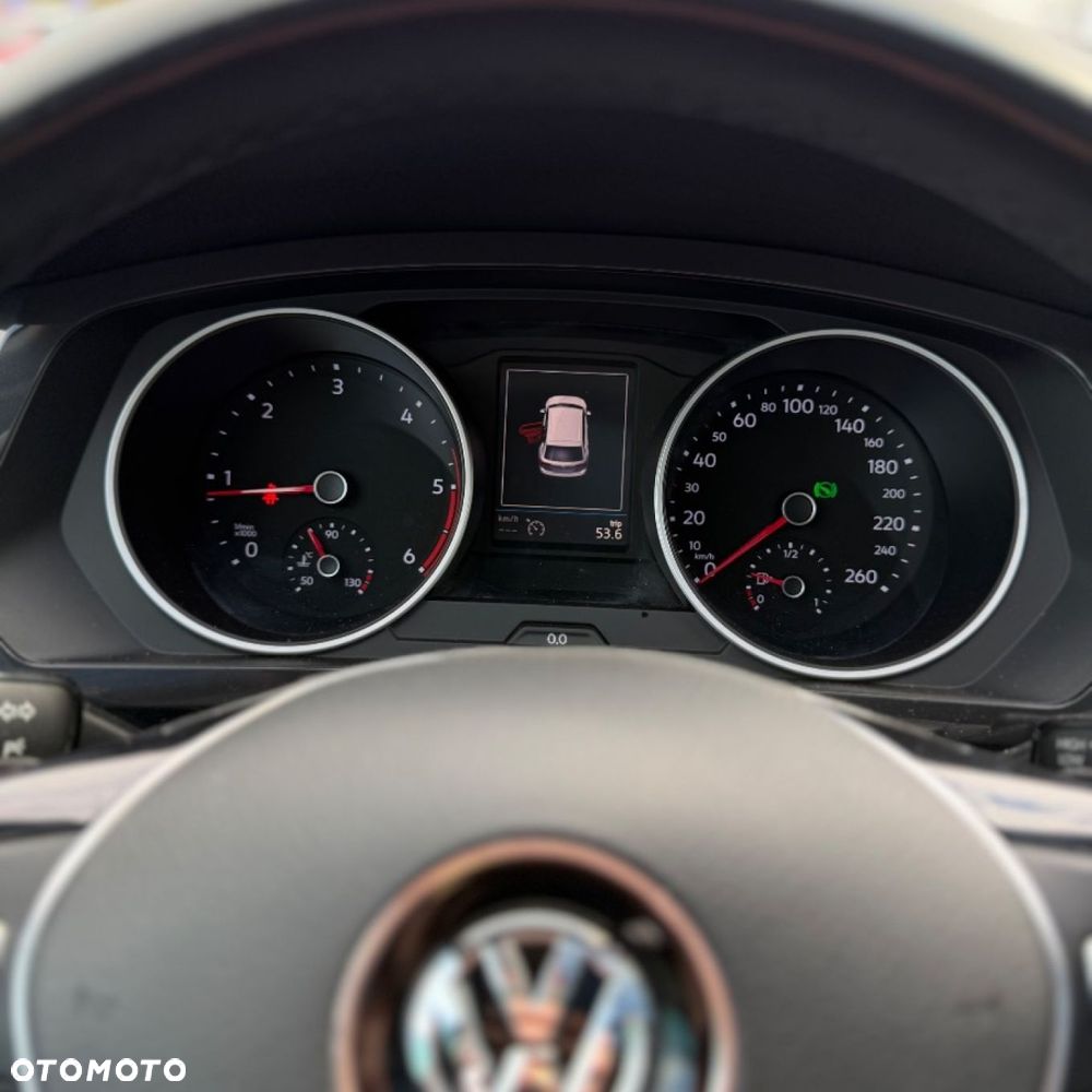 Volkswagen Tiguan - 29