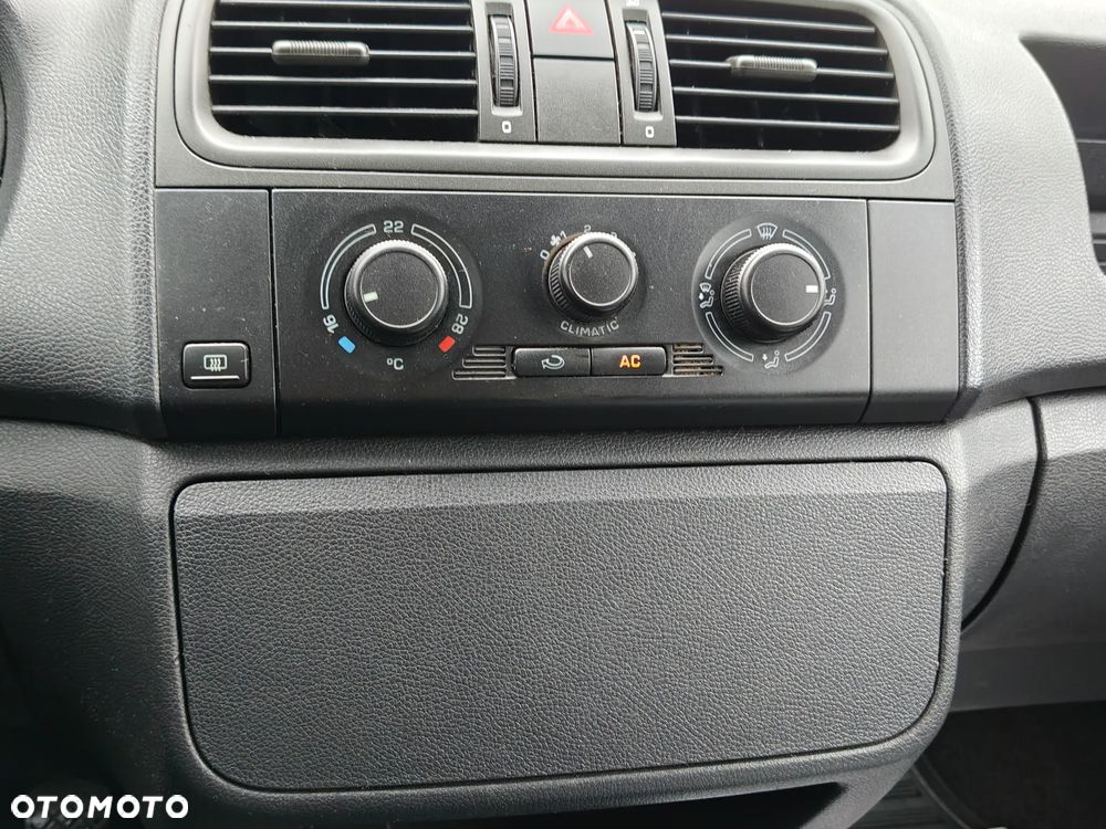 Skoda Fabia 1.4 16V Ambiente - 23