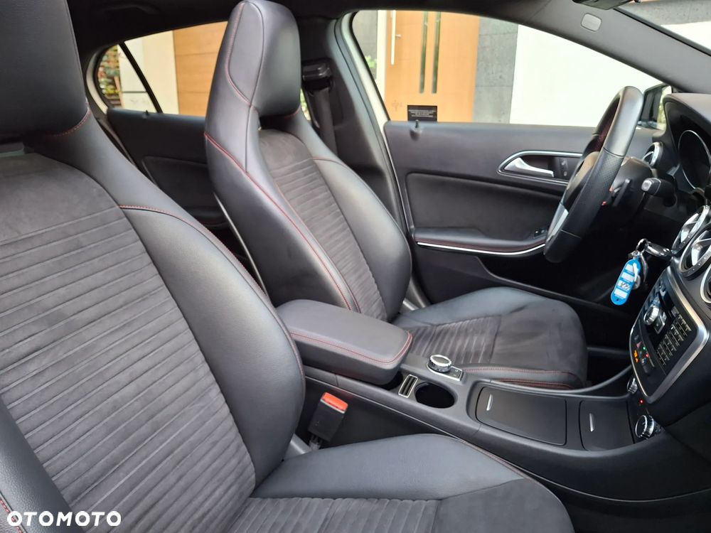 Mercedes-Benz GLA 200 7G-DCT AMG Line - 17