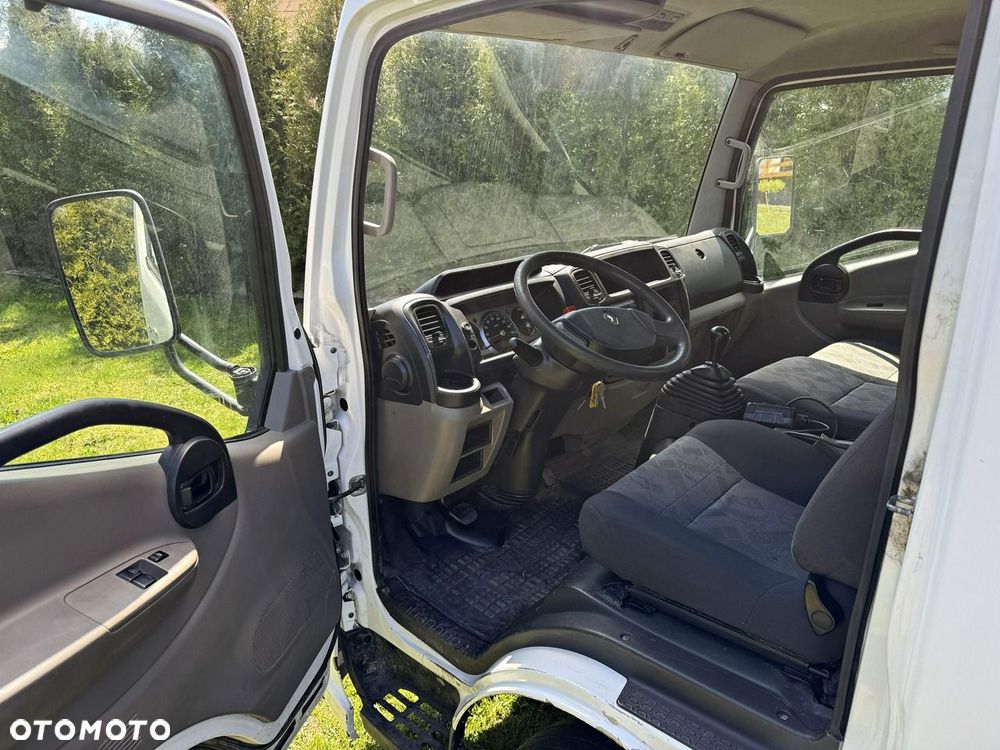 Renault Maxity - 21