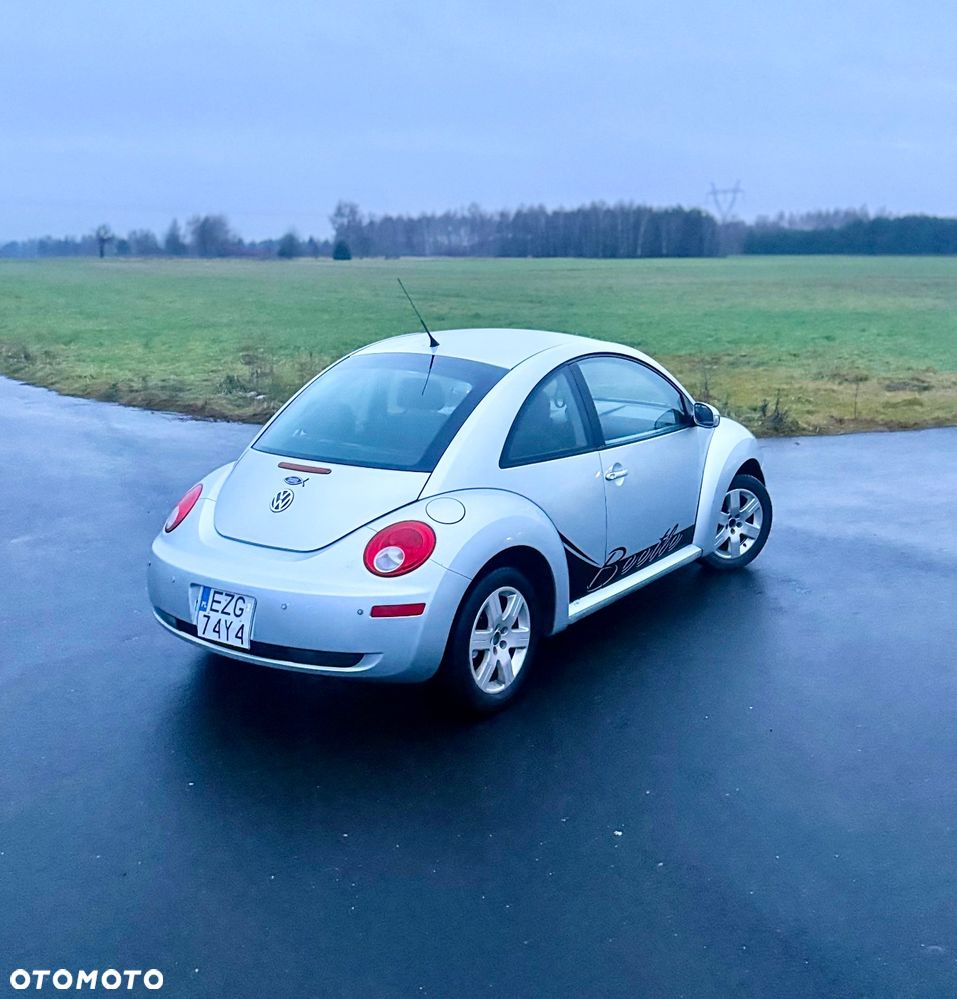 Volkswagen New Beetle - 3