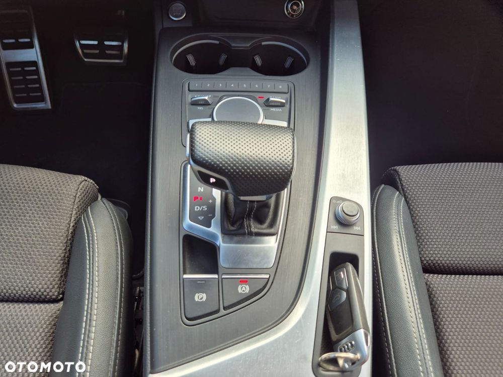 Audi A4 Avant 40 TFSI S tronic S line - 19