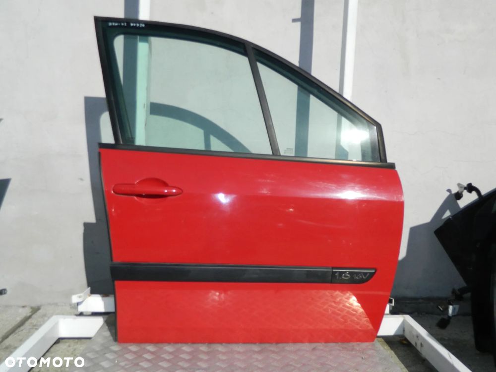 Renault Scenic II drzwi prawy przód DV727