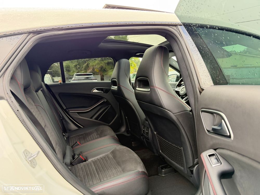 Mercedes-Benz CLA 180 d Shooting Brake AMG Line - 42