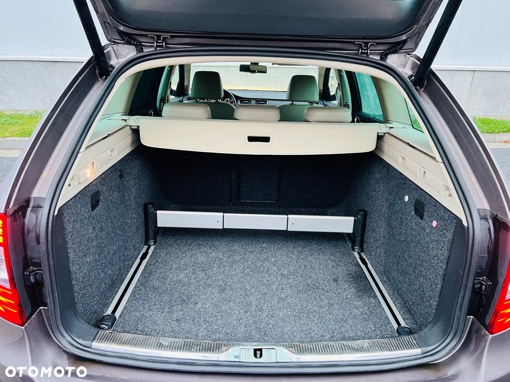 Skoda Superb 2.0 TDI 4x4 Elegance DSG - 32