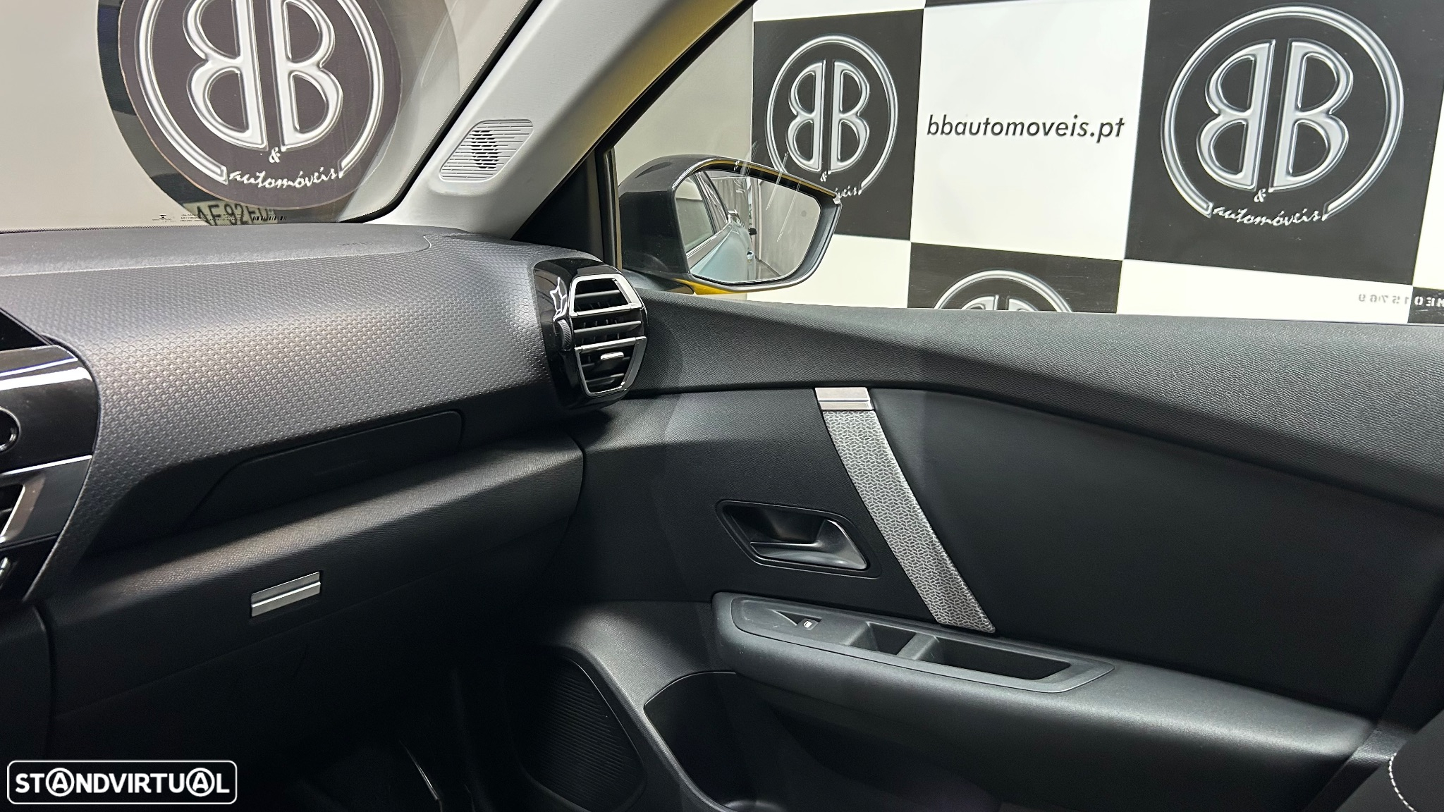 Citroën C4 1.2 PureTech Shine Pack EAT8 - 19