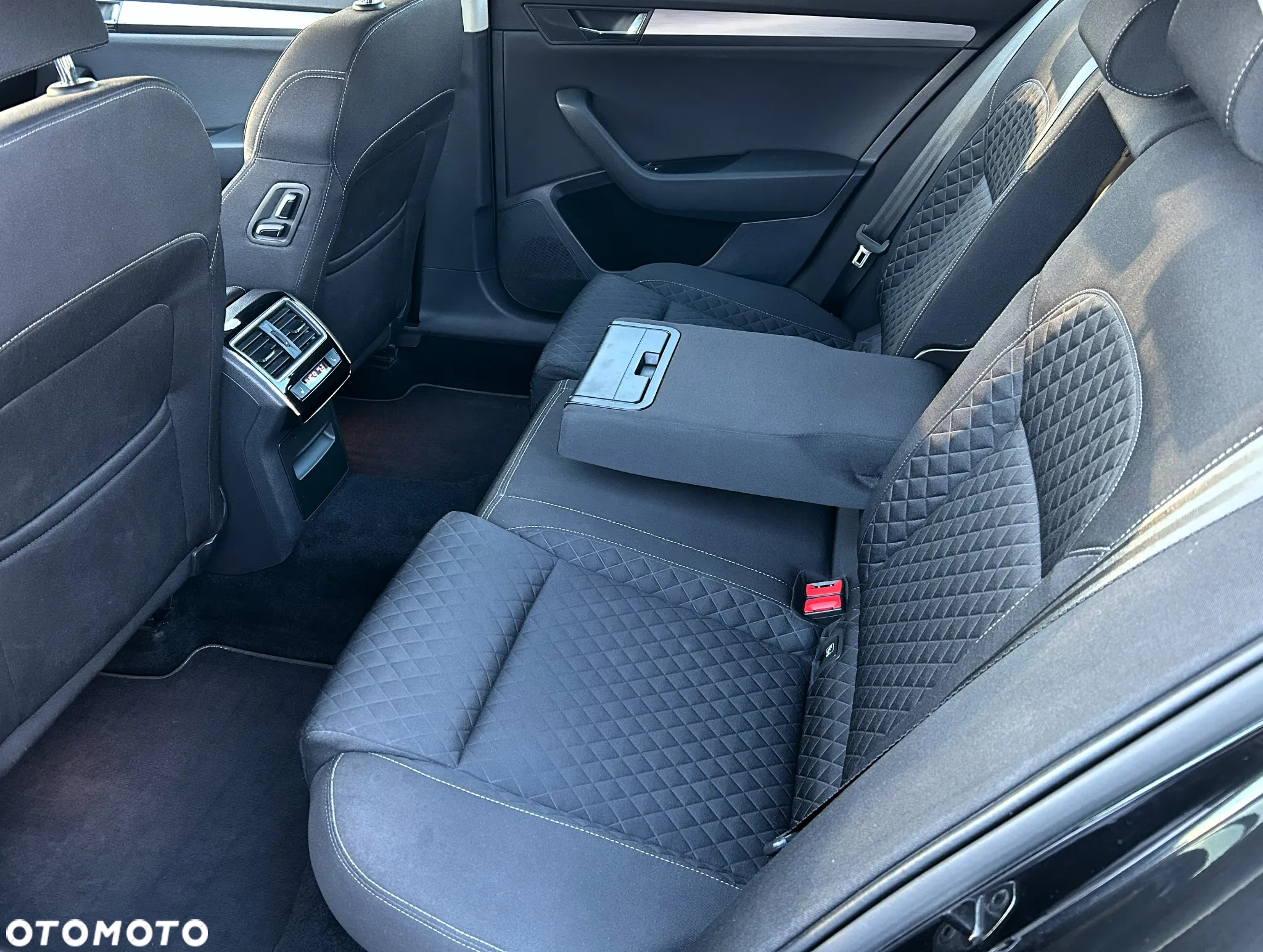 Skoda Superb 2.0 TDI Style DSG - 17