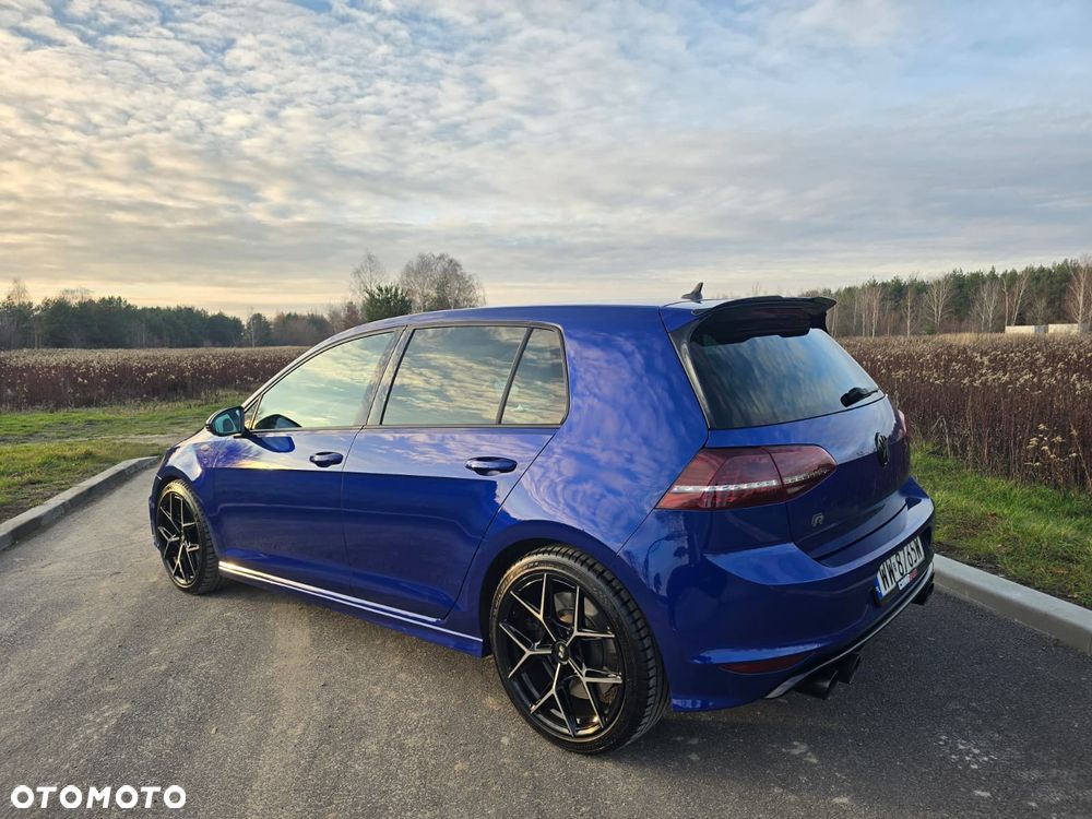 Volkswagen Golf - 23