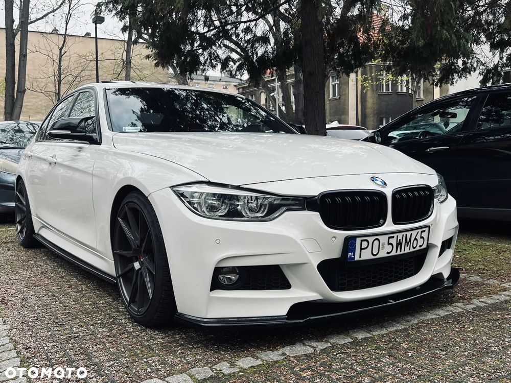BMW Seria 3 330i xDrive Edition M Sport Shadow - 13